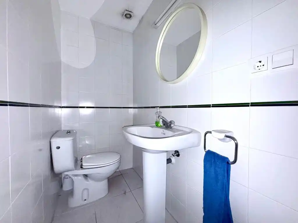 Local entresuelo en venta (Figueres)