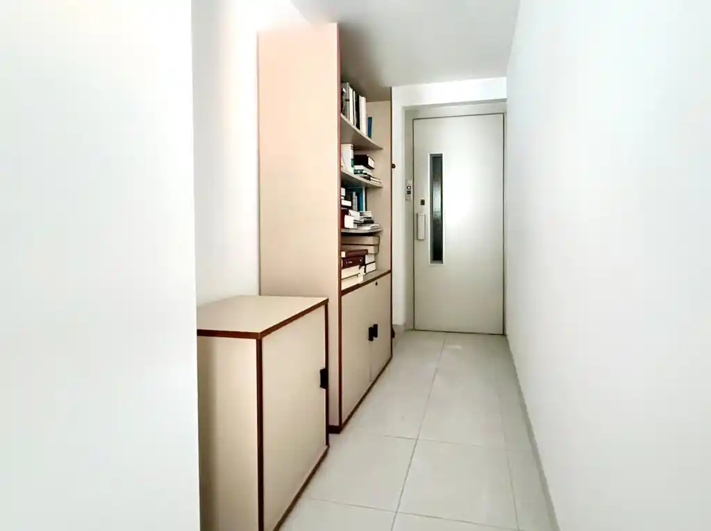 Local entresuelo en venta (Figueres)