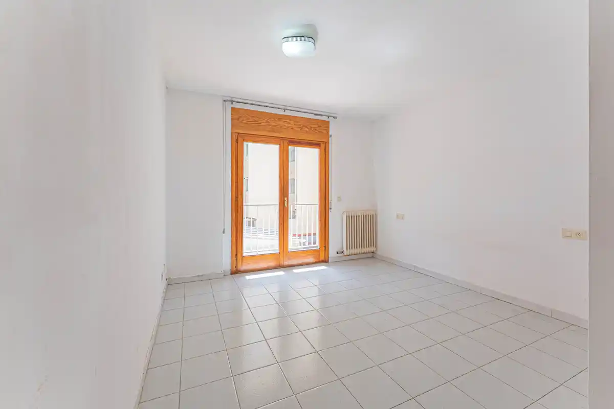 ¿Buscas un piso amplio, luminoso y en pleno centro de Figueres?