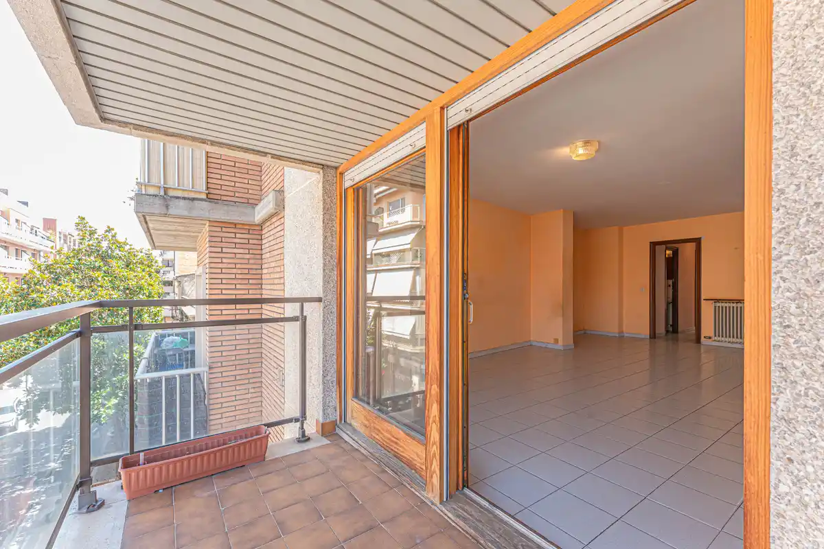 ¿Buscas un piso amplio, luminoso y en pleno centro de Figueres?