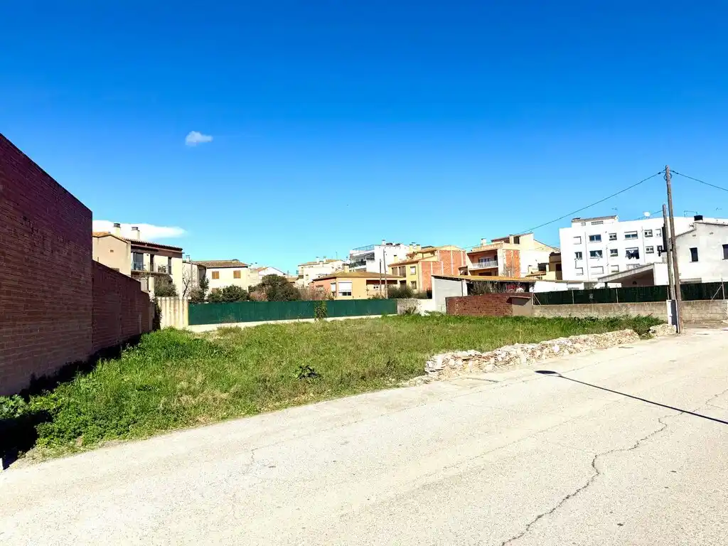 Parcela urbana en venta (Vila-Sacra)