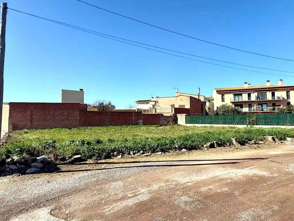 Parcela urbana en venta (Vila-Sacra)
