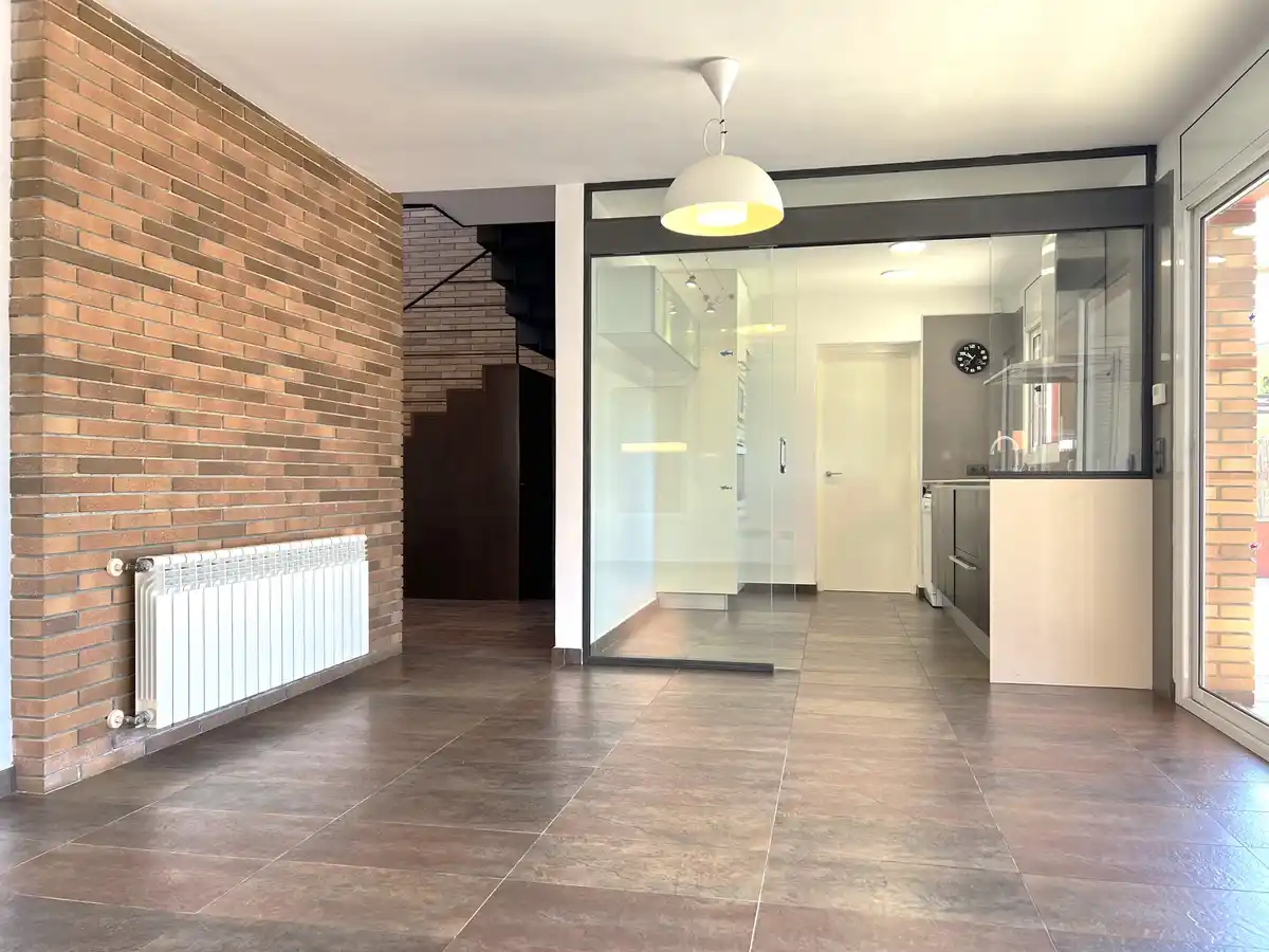Excelente casa con piscina privada en  una zona muy tranquila en Sant Pere Pescador.