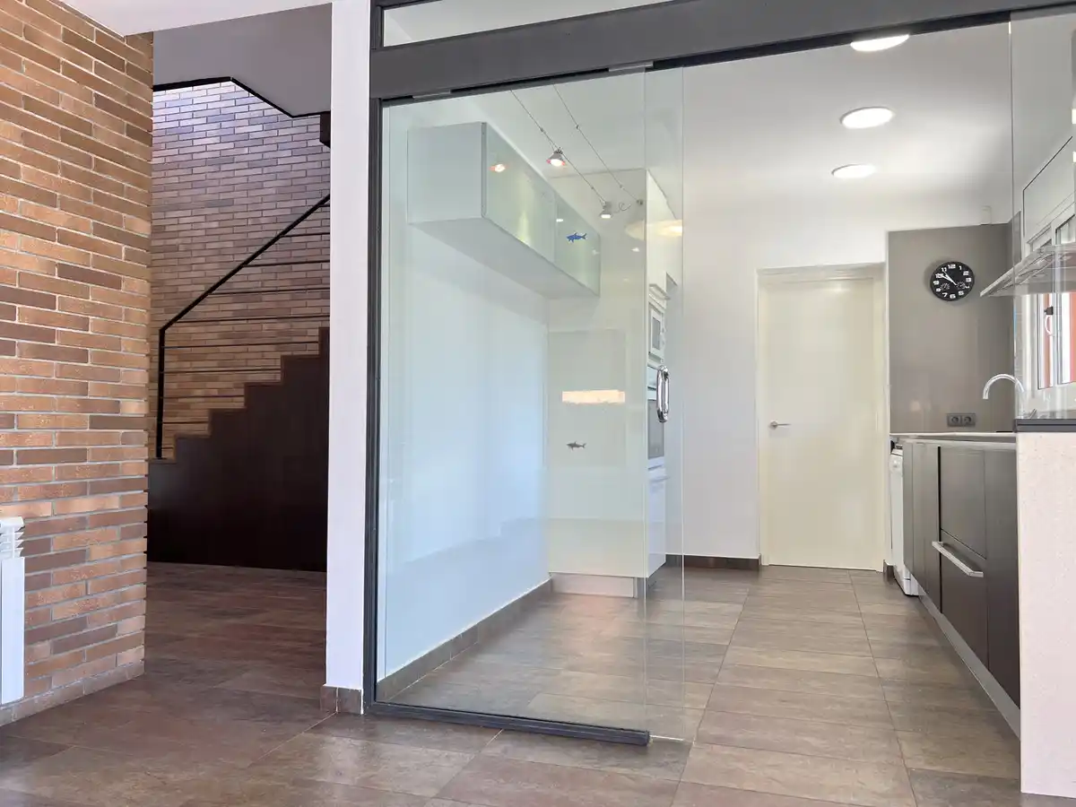 Excelente casa con piscina privada en  una zona muy tranquila en Sant Pere Pescador.