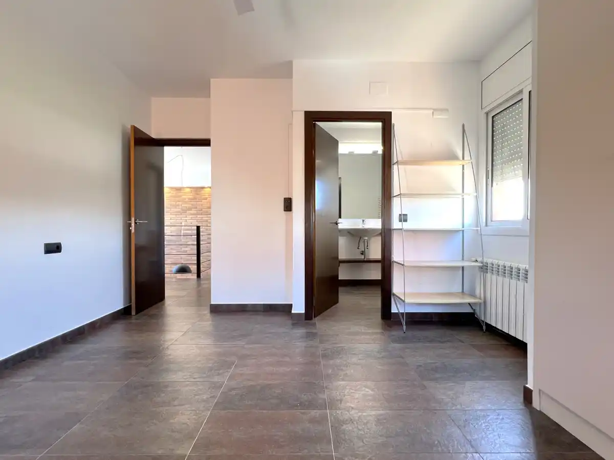 Excelente casa con piscina privada en  una zona muy tranquila en Sant Pere Pescador.