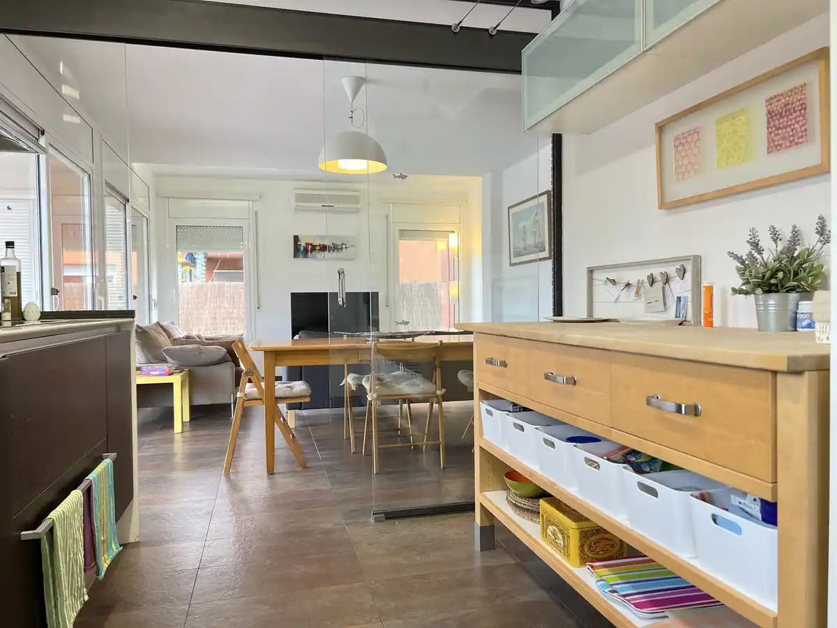 Excelente casa con piscina privada en  una zona muy tranquila en Sant Pere Pescador.