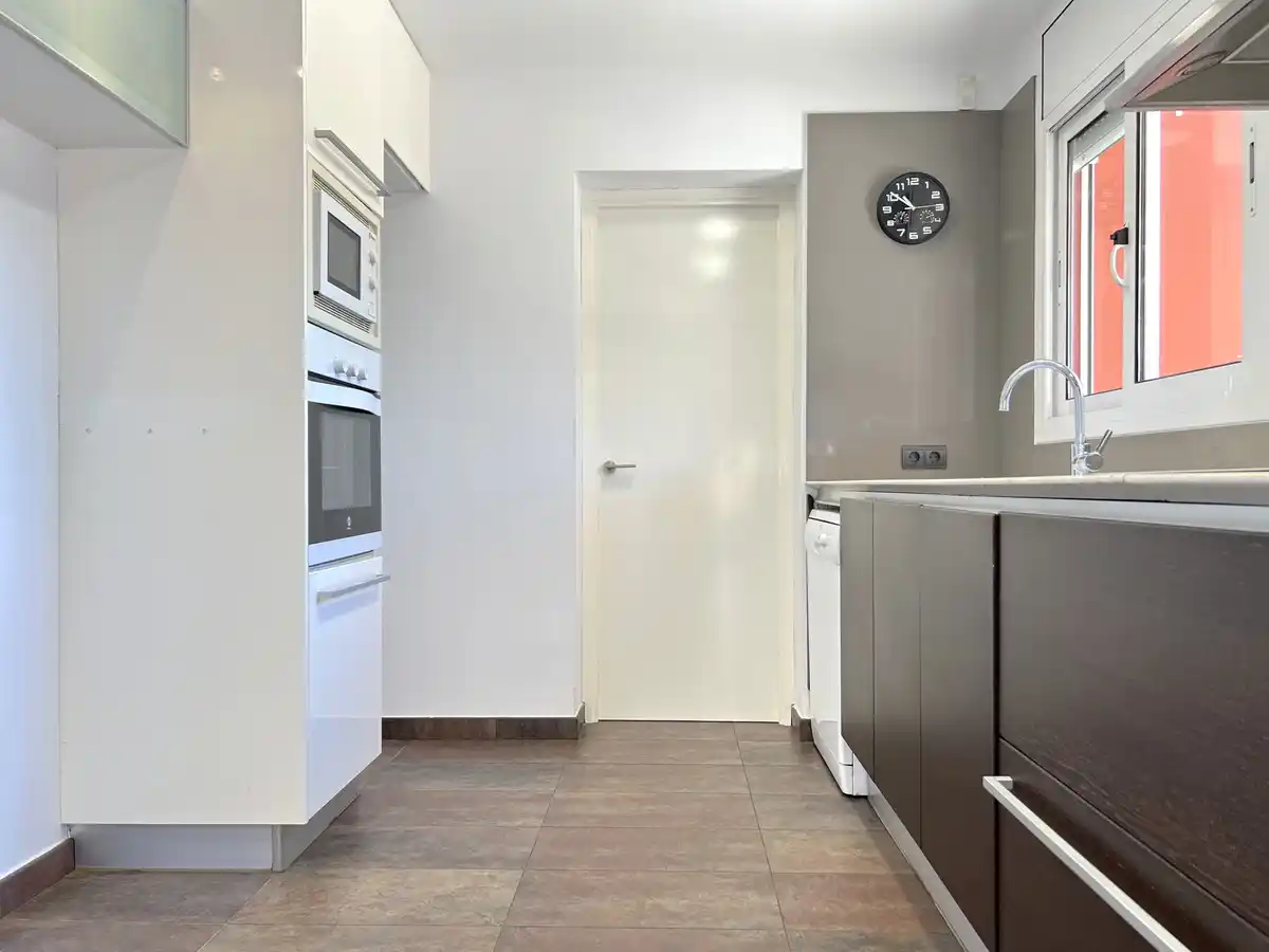 Excelente casa con piscina privada en  una zona muy tranquila en Sant Pere Pescador.