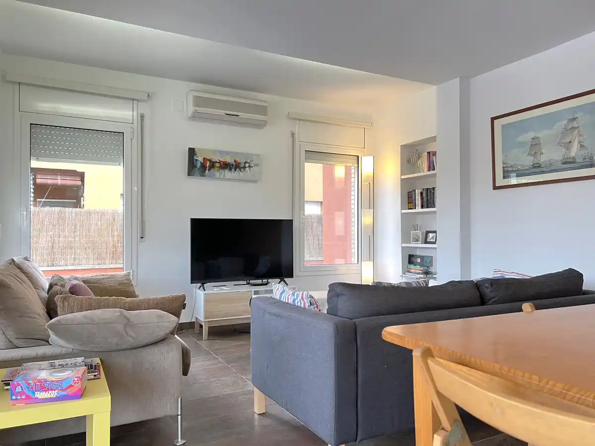 Excelente casa con piscina privada en  una zona muy tranquila en Sant Pere Pescador.