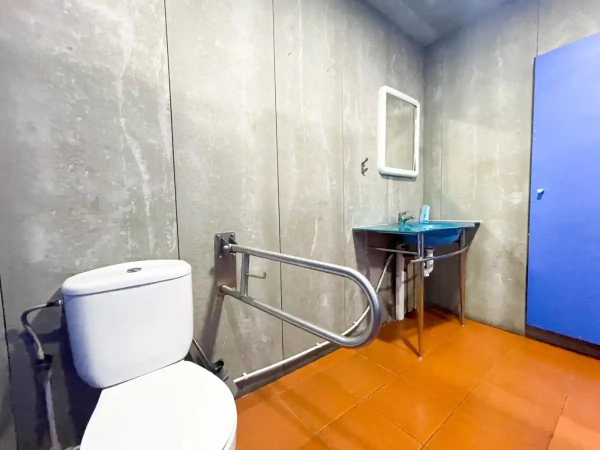 Discoteca en venta ,zona de los Arcos (Empuriabrava)