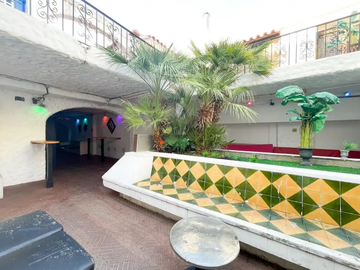 Discoteca en venta ,zona de los Arcos (Empuriabrava)