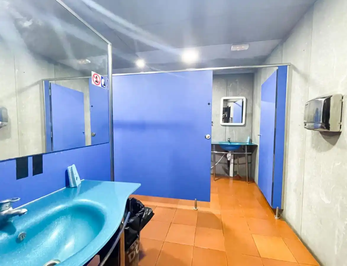 Discoteca en venta ,zona de los Arcos (Empuriabrava)