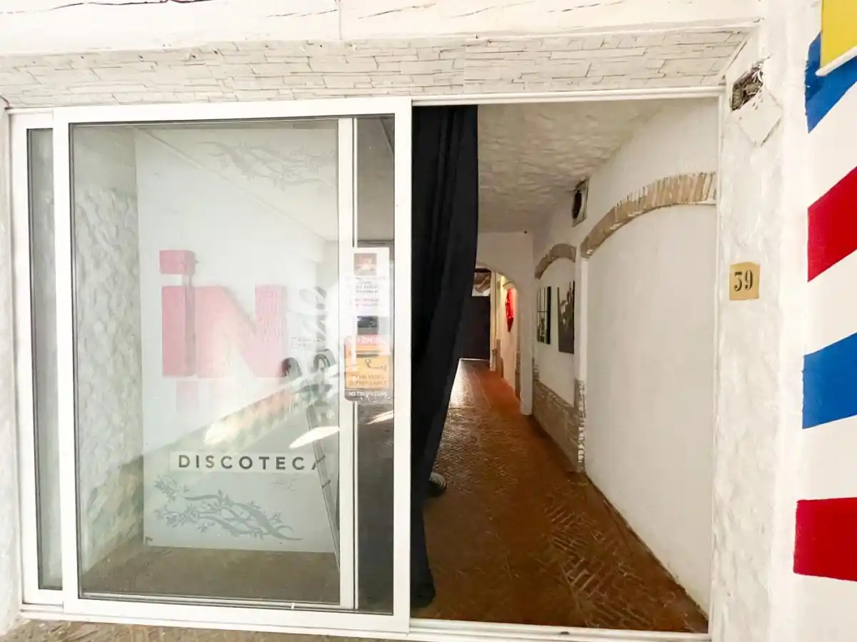Discoteca en venta ,zona de los Arcos (Empuriabrava)