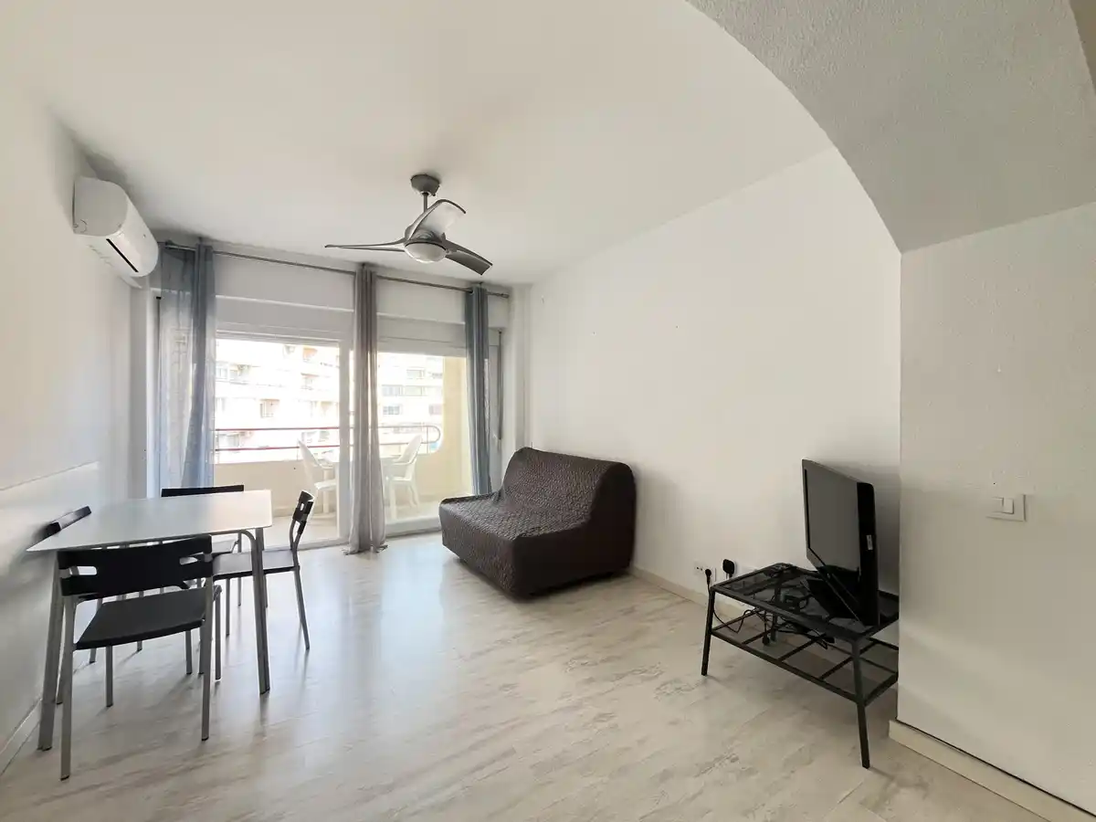 Estudio en venta con licencia turística (Santa Margarita, Roses).