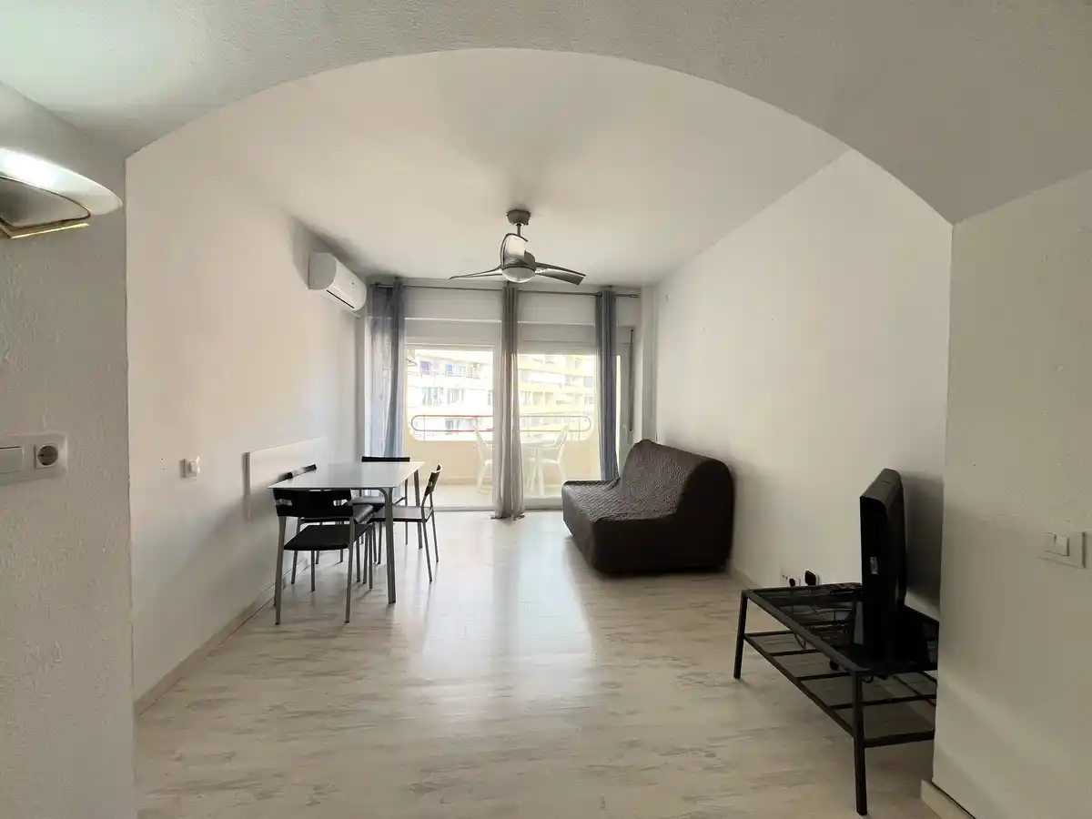 Estudio en venta con licencia turística (Santa Margarita, Roses).