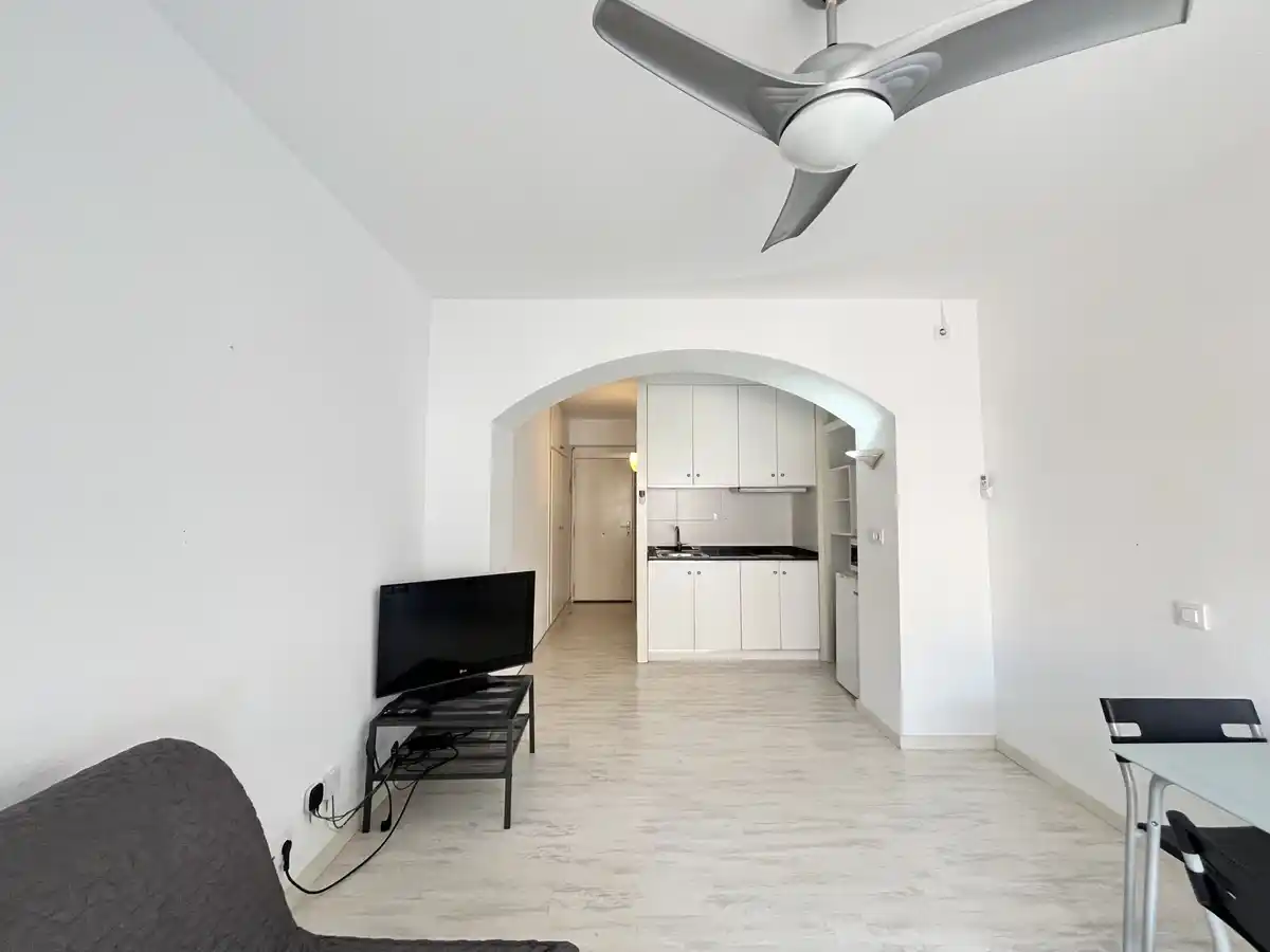 Estudio en venta con licencia turística (Santa Margarita, Roses).