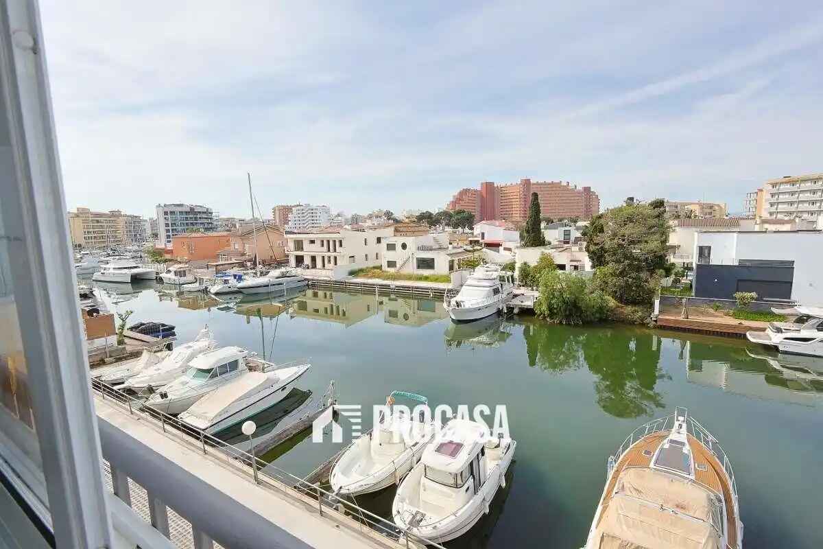 Apartamento en Roses