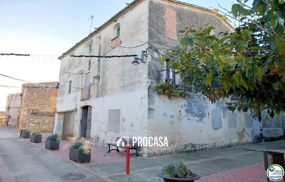 Casa a Santa Llogaia d'Àlguema