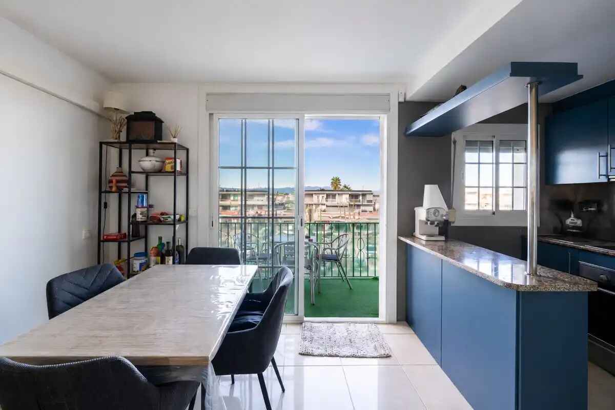 MAGNIFICENT RENOVATED APARTMENT WITH SWIMMING POOL AND TOURIST LICENSE