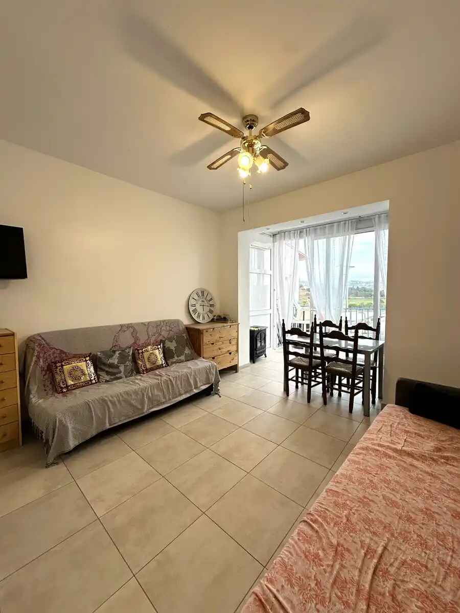 RENOVATED STUDIO WITH TERRACE AND MOUNTAIN VIEWS IN RESIDENTIAL COMPLEX WITH POOL