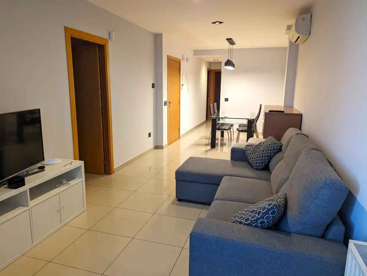 FANTASTISCHE WOHNUNG IM ZENTRUM VON ROSES MIT 2 SCHLAFZIMMERN