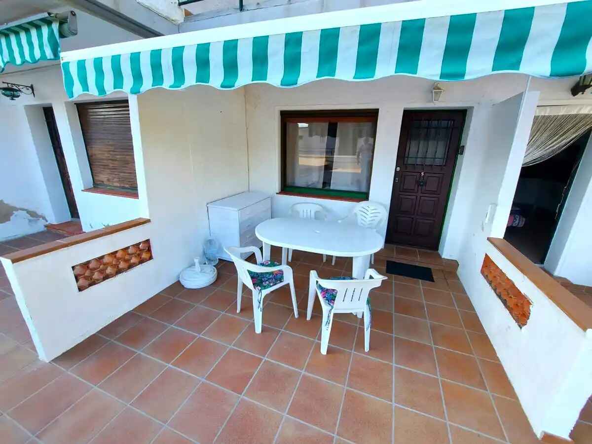 UNIQUE OPPORTUNITY IN CANYELLES, JUST 100 METERS FROM THE BEACH!