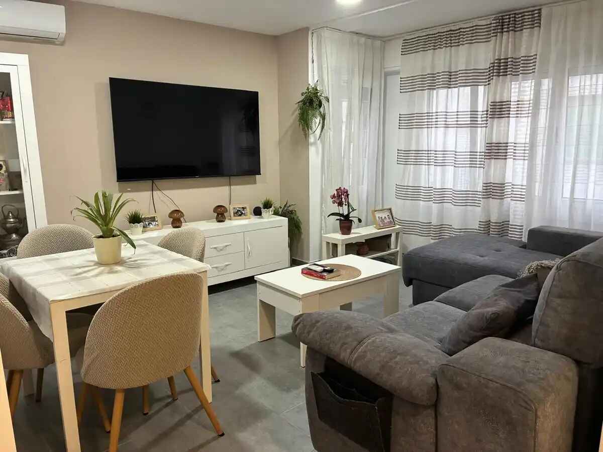 ENCANTADOR APARTAMENTO CÉNTRICO REFORMADO DE 3 HABITACIONES