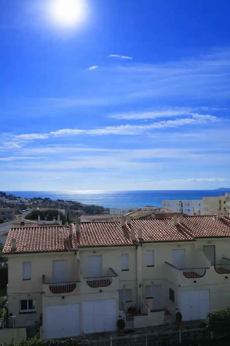 APPARTEMENT CHARMANT DE 2 CHAMBRES AVEC VUE SUR LA MER À MAS OLIVA