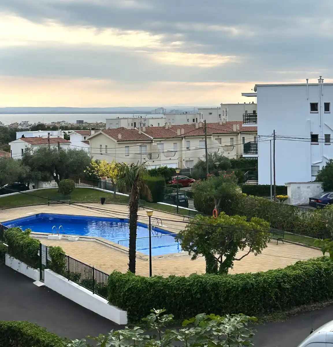 PIS EN VENDA A ZONA RESIDENCIAL - 2 HABITACIONS I VISTES AL MAR