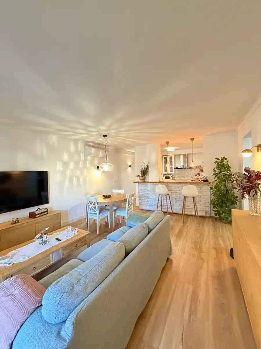 EXCLUSIVE FULLY RENOVATED APARTMENT IN THE HEART OF ROSES