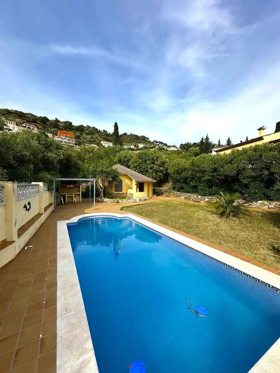 MAGNIFIQUE MAISON AVEC PISCINE ET JARDIN DANS L'UN DES MEILLEURS QUARTIERS DE PALAU-SAVERDERA