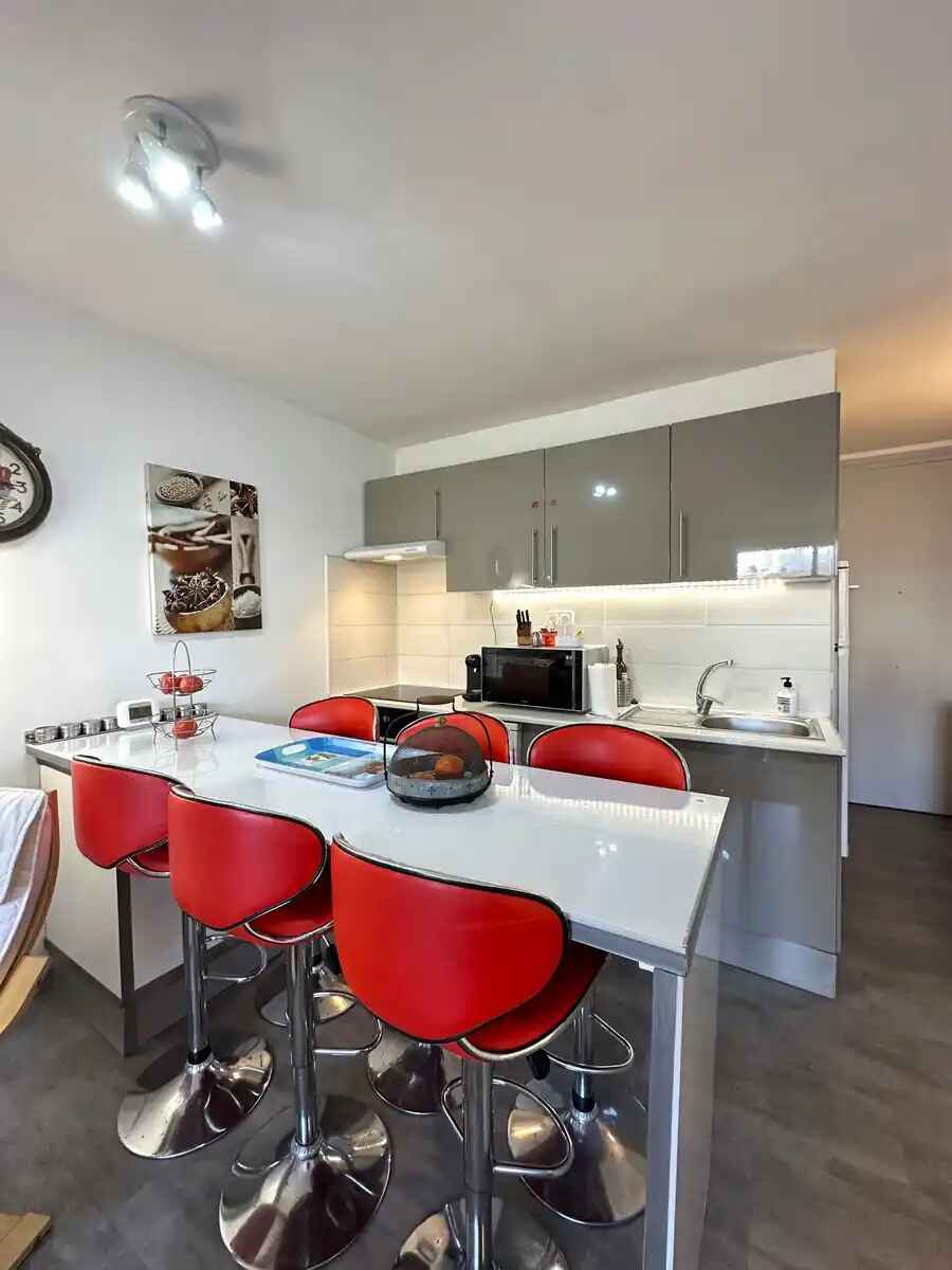 GROUND FLOOR APARTMENT WITH 3 BEDROOMS AND TOURIST LICENSE