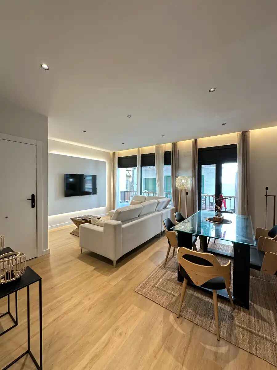 APPARTEMENT RÉNOVÉ À 50 MÈTRES DE LA PLAGE