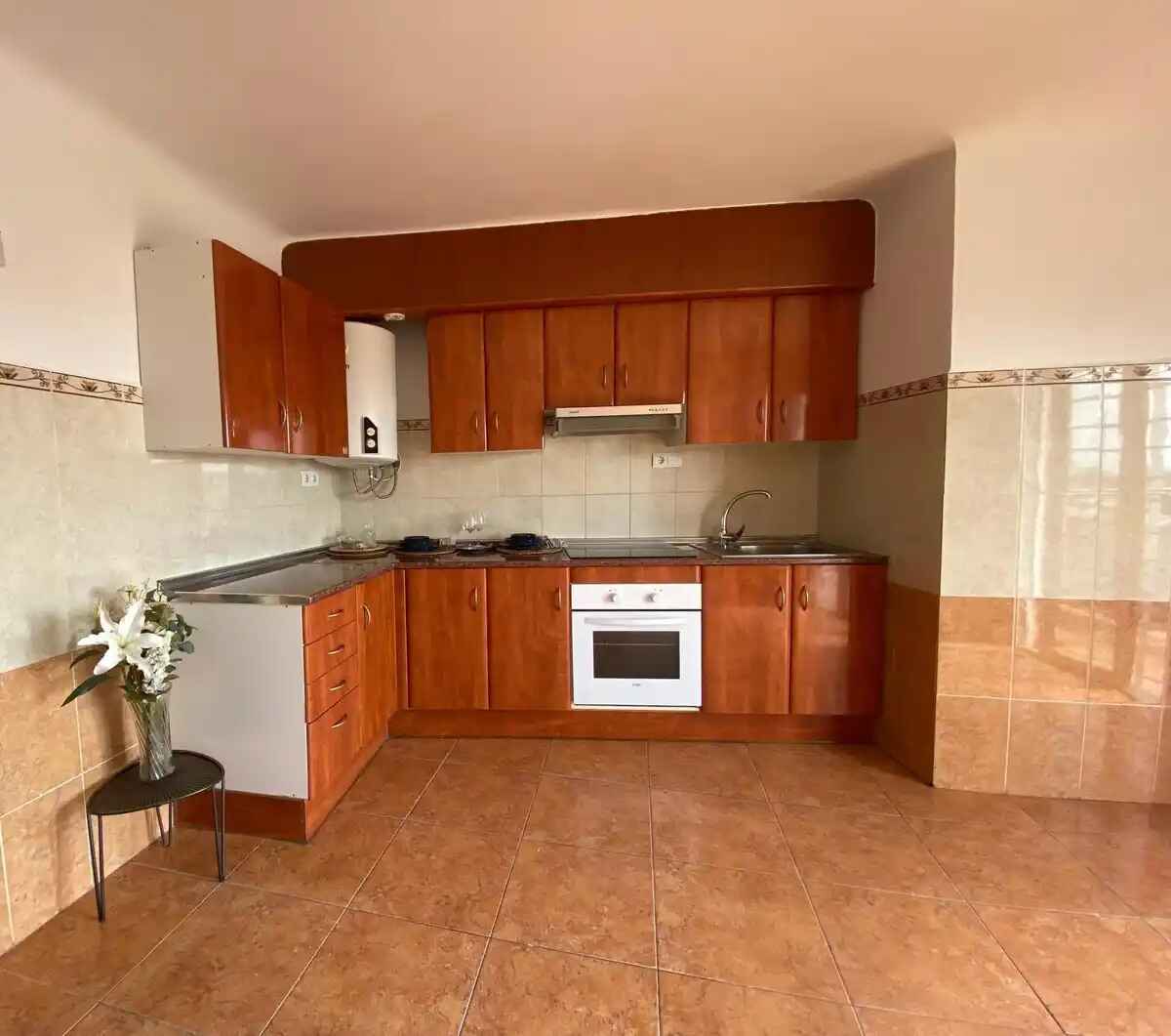 BRIGHT 2-BEDROOM APARTMENT IN THE HEART OF EMPURIABRAVA