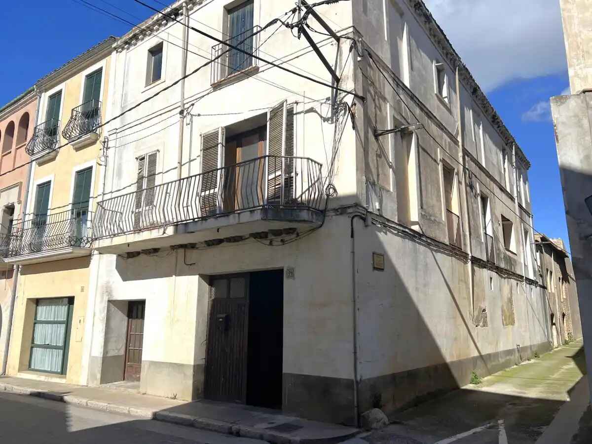 Town house to renovate in the town of l'Armentera, Alt Empordà.