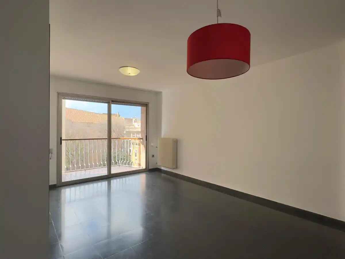 Piso muy céntrico de 4 habitaciones con plaza de parking doble y 2 terrazas