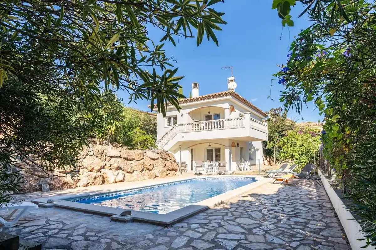 Haus mit Meeresblick in Montgó mit Schwimmbad, Sauna und Touristenlizenz