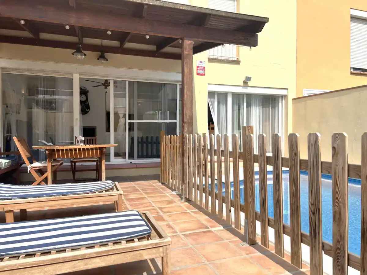 Maison mitoyenne avec piscine privée à Sant Pere Pescador, Alt Empordà