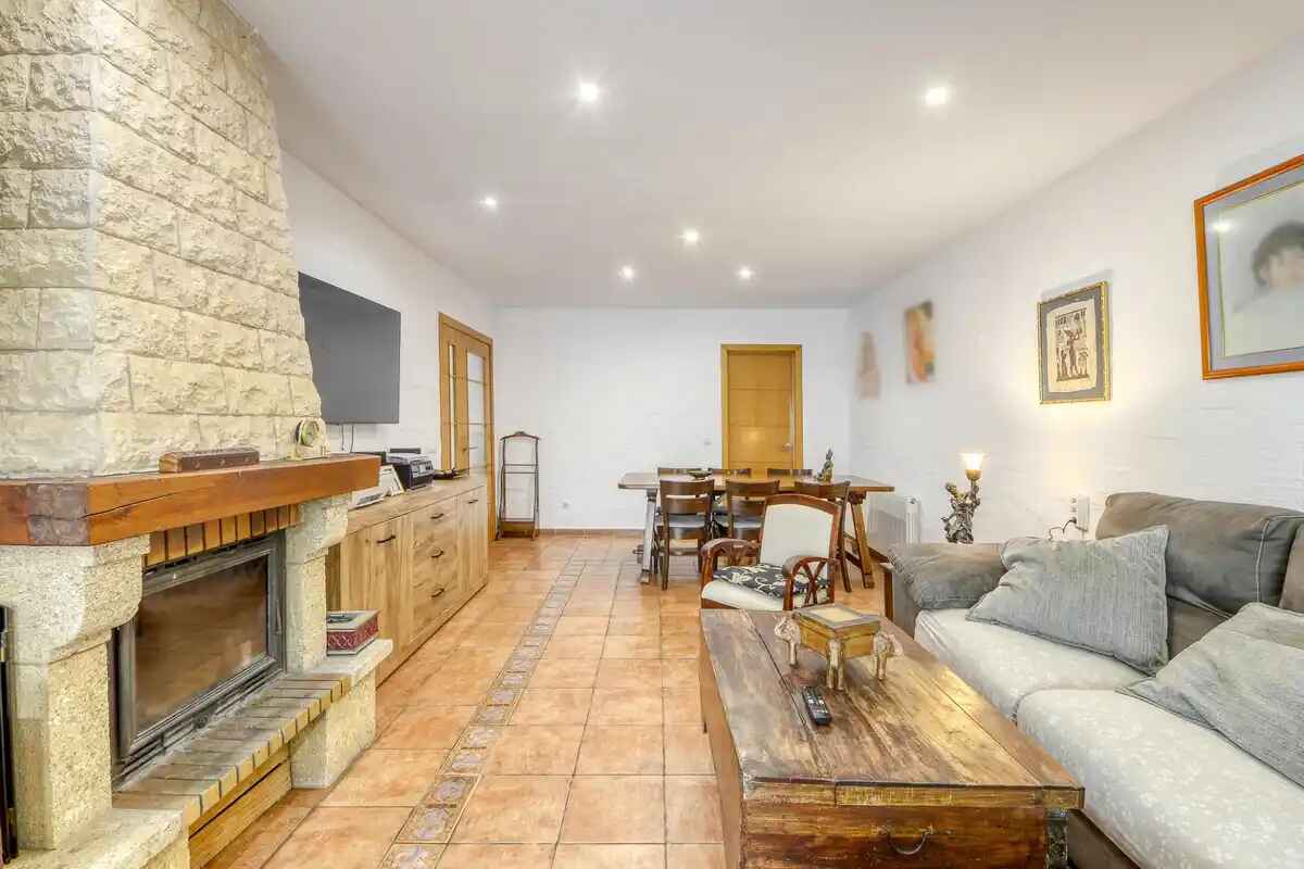 Calidez y tranquilidad es lo que ofrece esta amplia vivienda.
