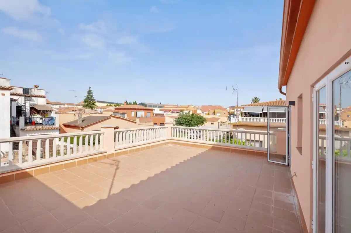 Casa pareada en Vilafant: tranquilidad y comodidad cerca de Figueres