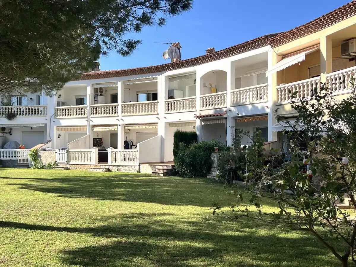 Cosy flat with two bedrooms in Torroella de Fluvià. Alt Empordà.
