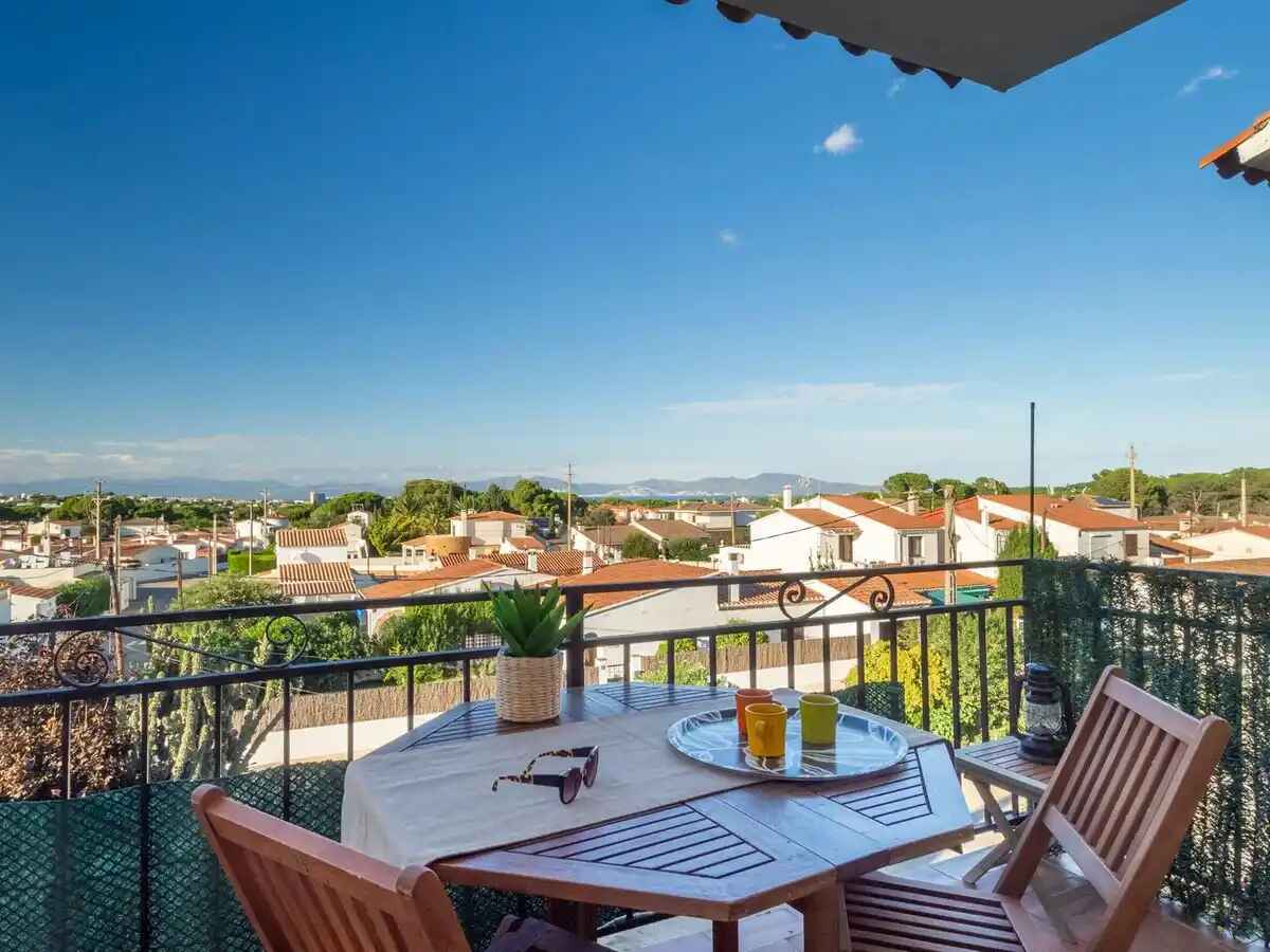 Appartement en très bon état avec vue dégagée