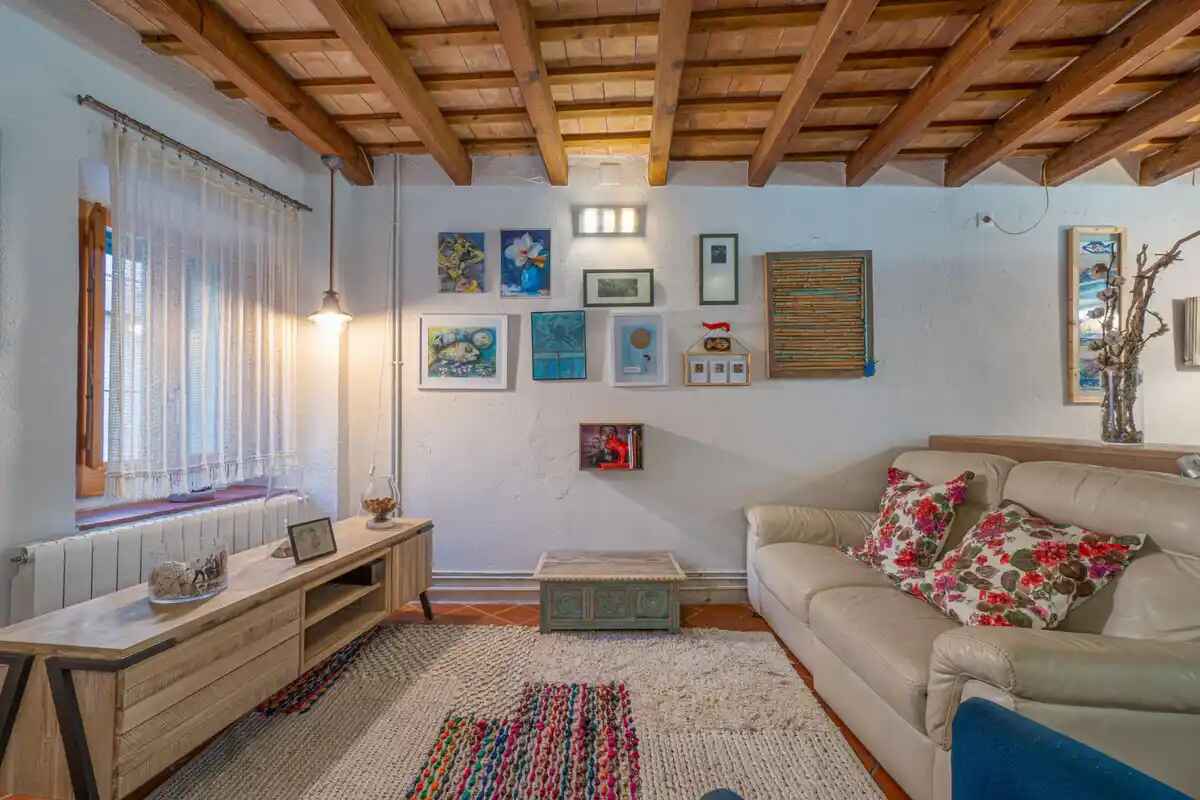 Authentic and cozy village house in Sant Pere Pescador.
