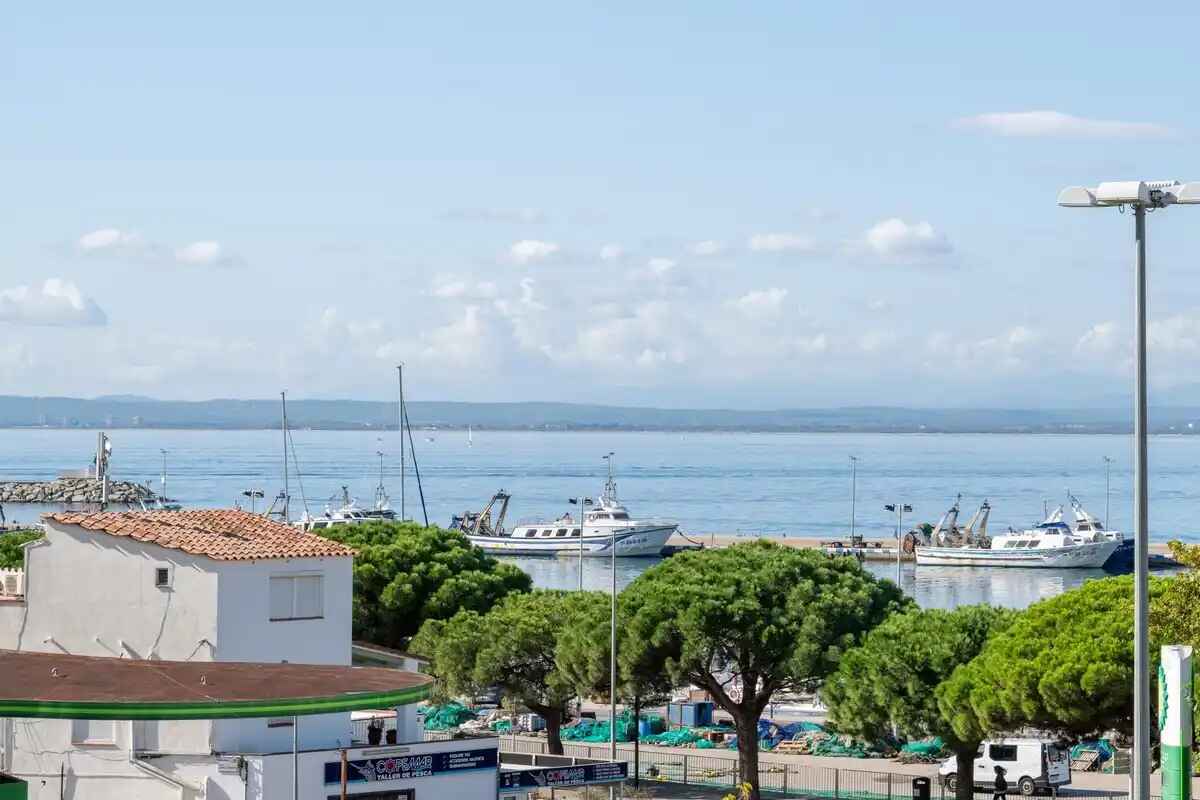 ¡Vistas espectaculares y luminosidad en un apartamento reformado!