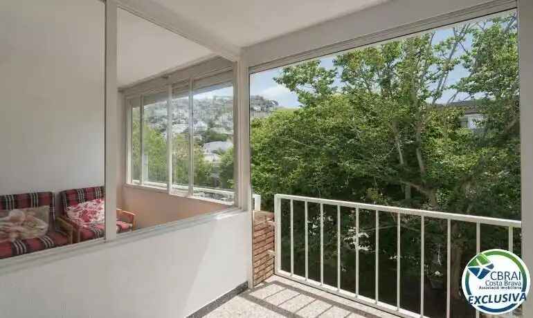 Apartment in Roses