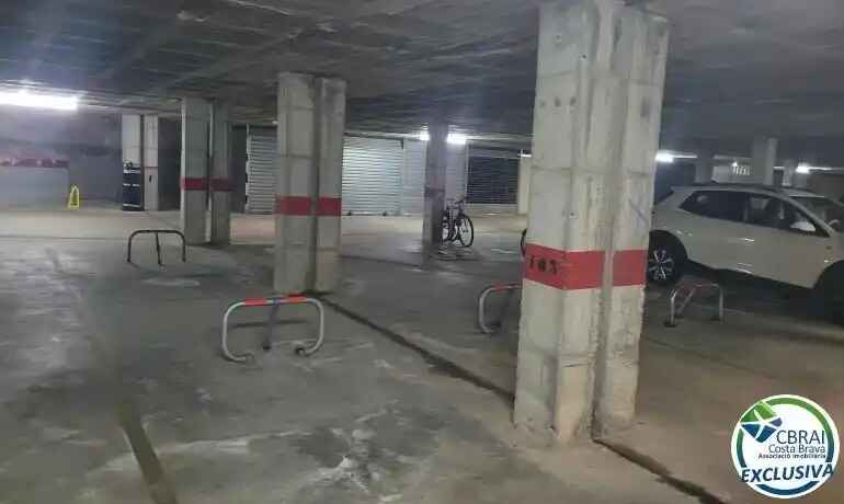 Garage in Empuriabrava
