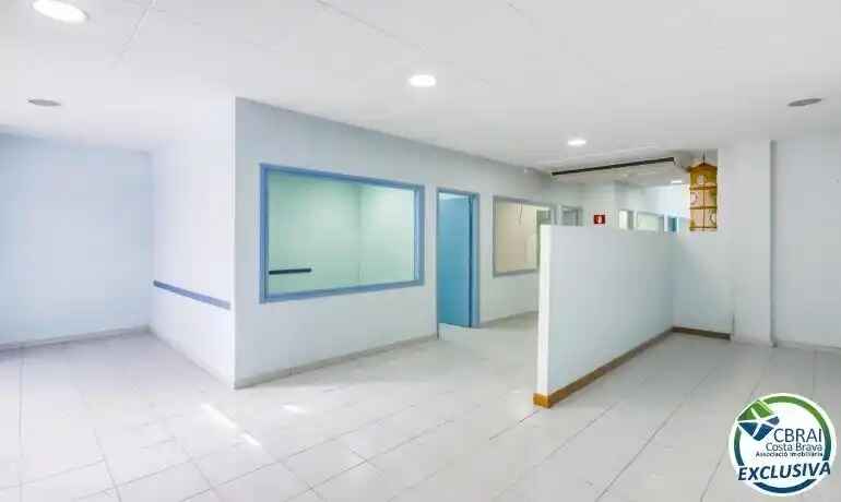 Propiedad Comercial en Roses