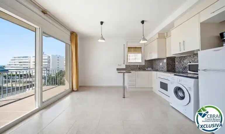 Apartment in Roses
