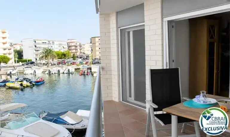 Apartment in Roses